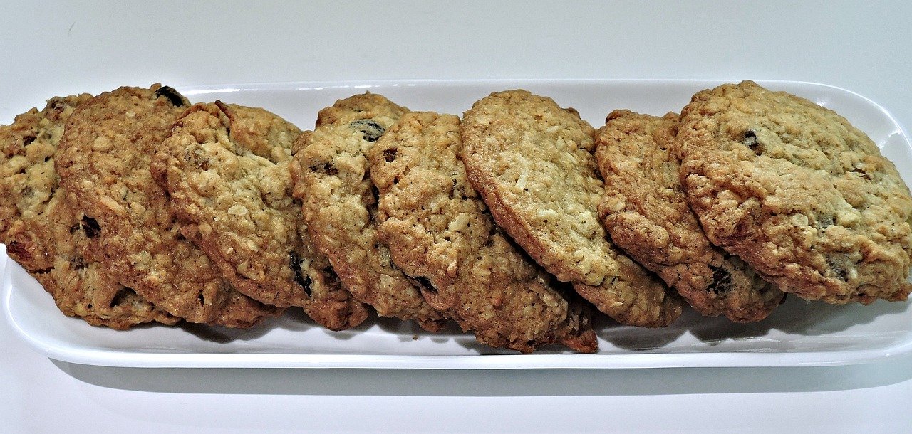 gourmet cookies, oatmeal, raisins